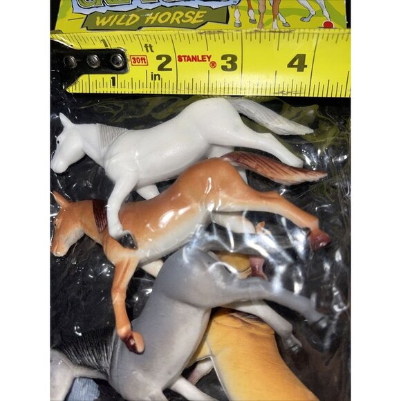 New Vintage 2002 Plastic Miniature Horses Toy 3 in H Miniature. Lot of 5 - Picture 2 of 7